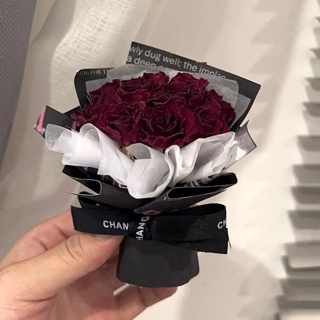 Natural Mini Dried Flower Bouquet Dry Preserved Rose for Weddings Home Parties New Year Valentine's Day or Chinese New Year