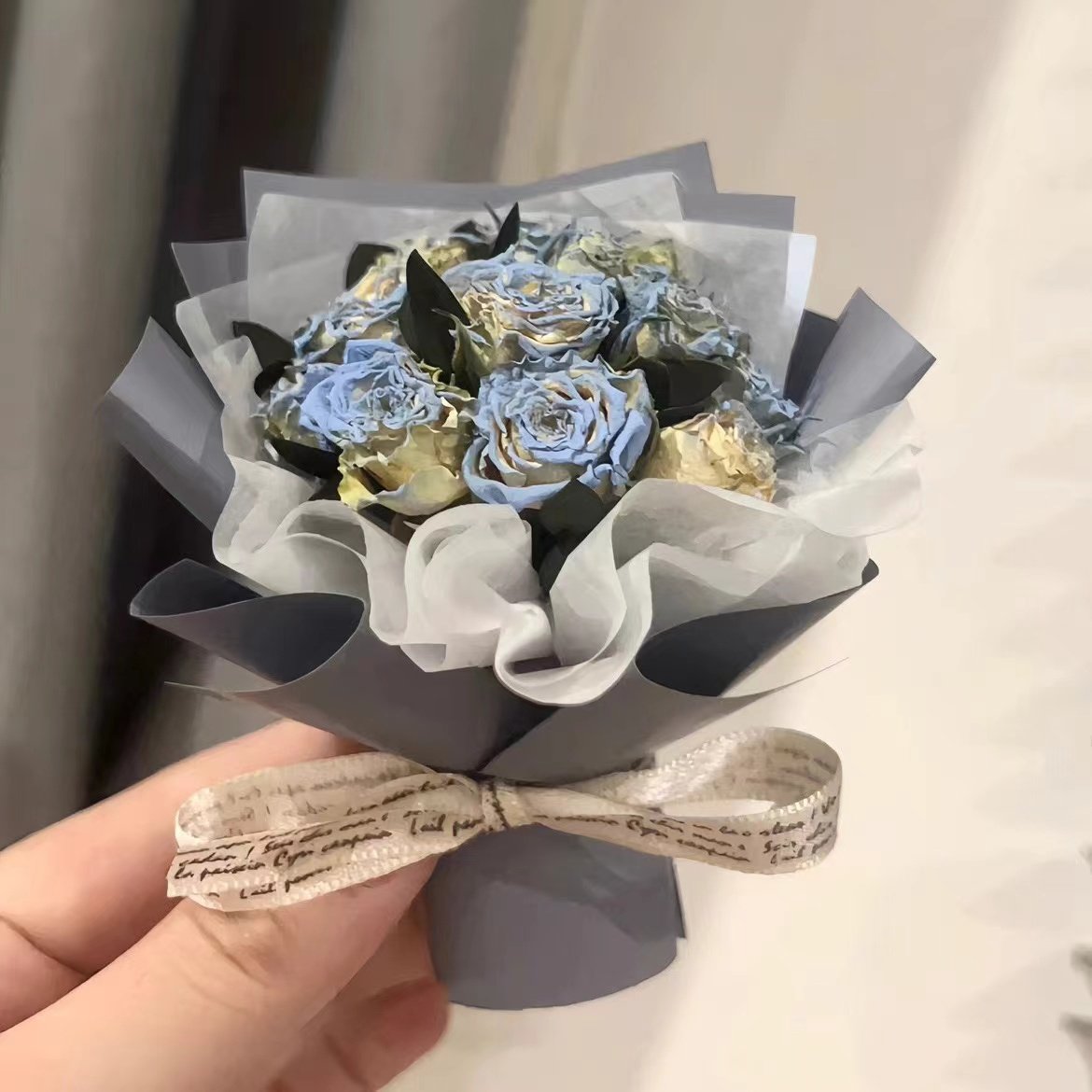 Natural Mini Dried Flower Bouquet Dry Preserved Rose for Weddings Home Parties New Year Valentine's Day or Chinese New Year