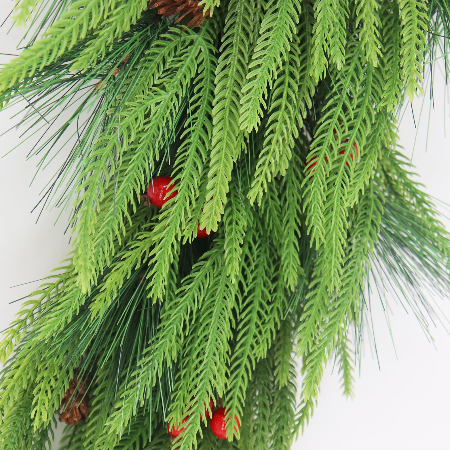 Professional Custom 69cm Christmas Hanging Door Decoration Green Cryptomeria Fortunei Pine Needle Wall Hanging Dried Preserved