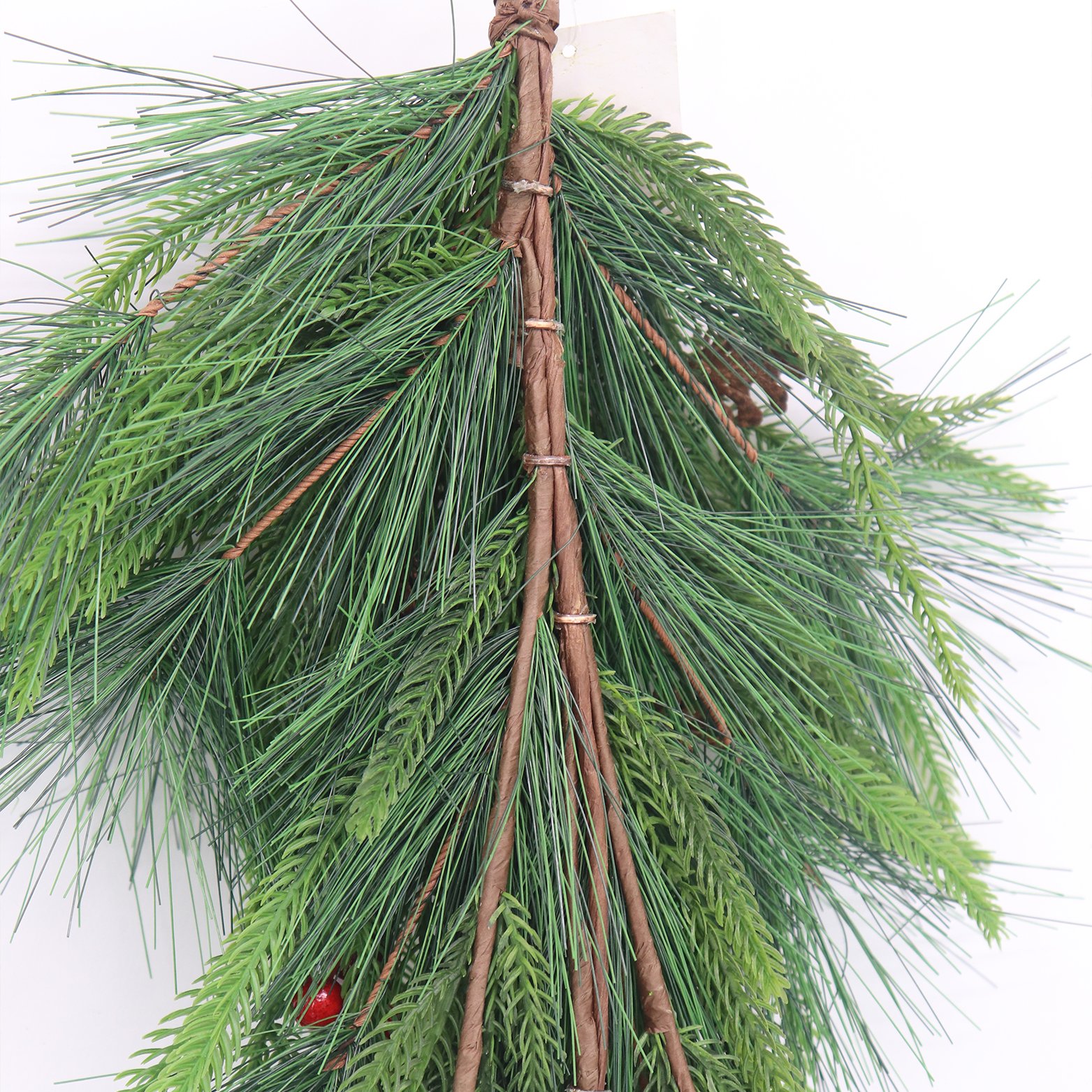 Professional Custom 69cm Christmas Hanging Door Decoration Green Cryptomeria Fortunei Pine Needle Wall Hanging Dried Preserved