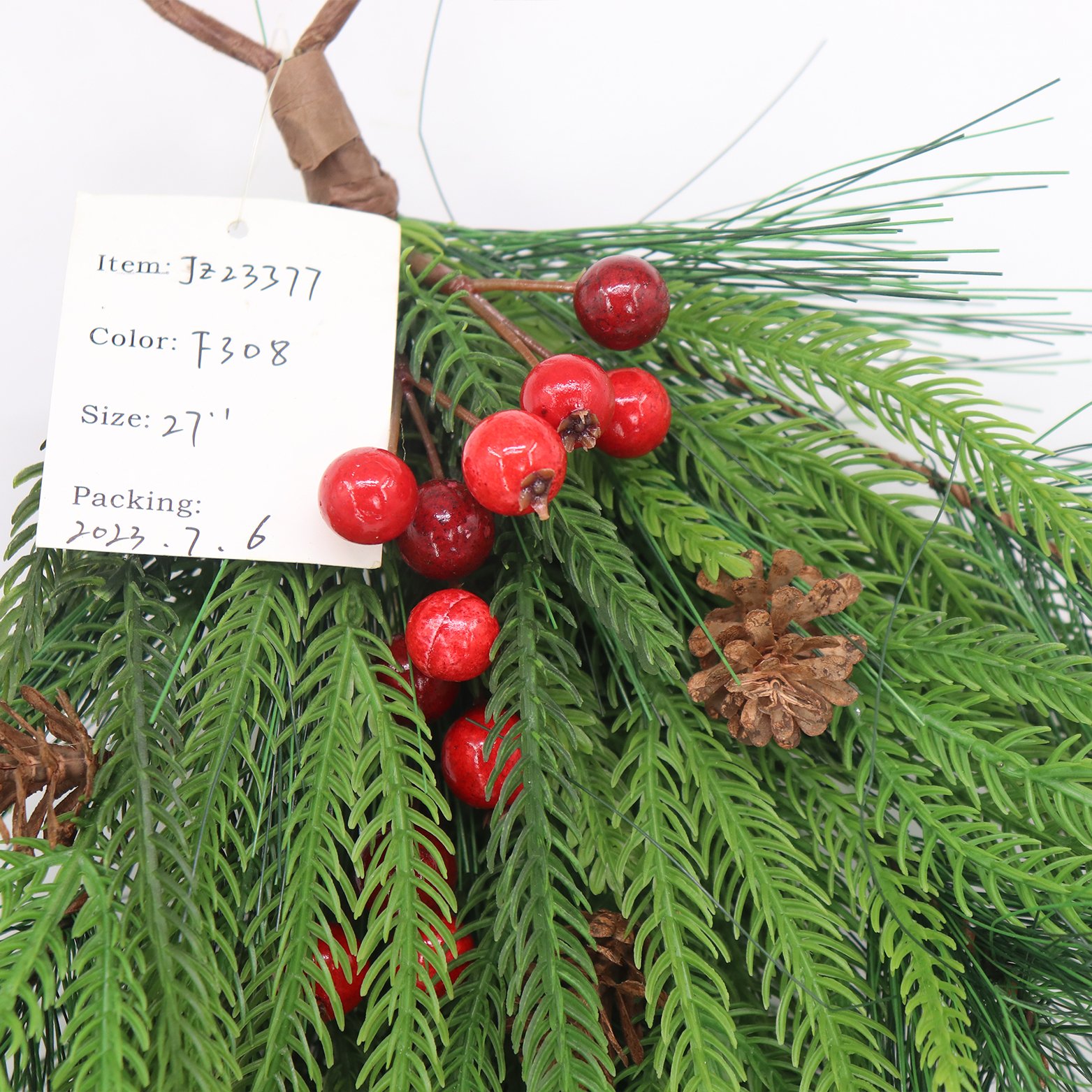 Professional Custom 69cm Christmas Hanging Door Decoration Green Cryptomeria Fortunei Pine Needle Wall Hanging Dried Preserved