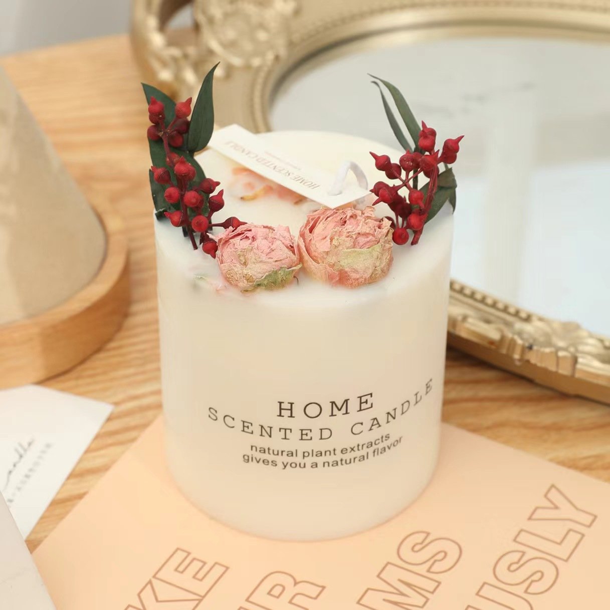 Hot Selling Customized Elegant Home decorative items Soy Wax Scented Candle with Dried Flower