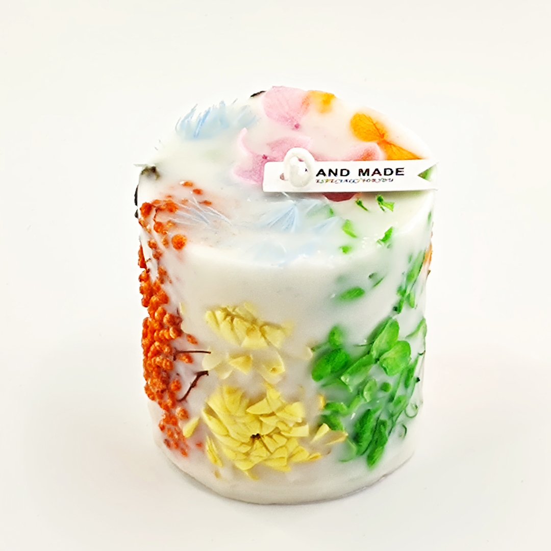 Luxurious romantic cylindrical scented candle with dried flowers for wedding Valentine's Day gifts