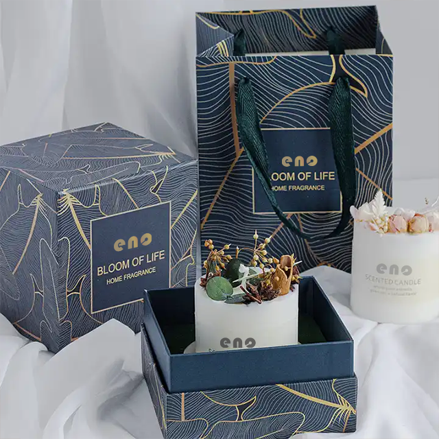 Customized Soy Wax Scented Candle with Deluxe Glass Vase Gift Box Cylindrical Natural Dried Flower Scented Candle Wedding Gift