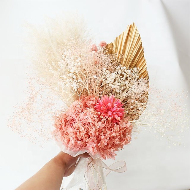 Wholesale Hot Selling Bridal Bouquet Natural Dried Rose Palm Leaves Flowers Arrangement Bouquet Home Wedding Decoration