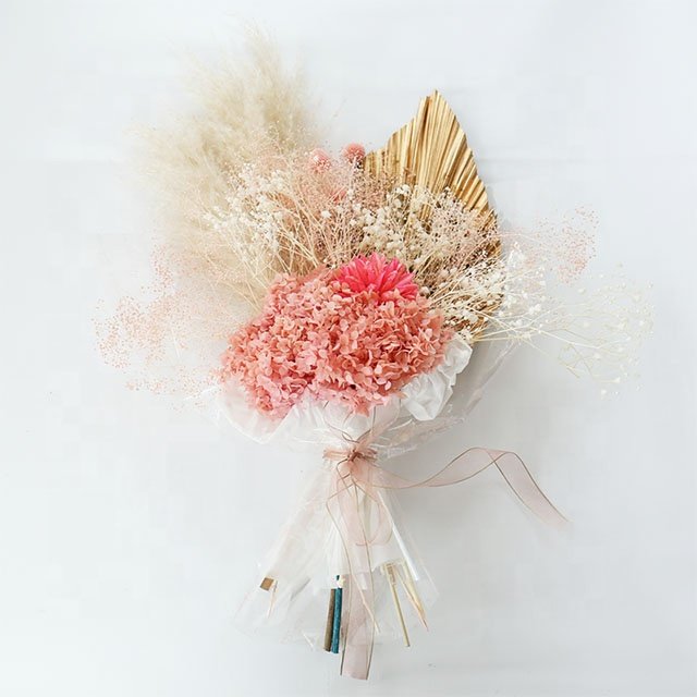 Wholesale Hot Selling Bridal Bouquet Natural Dried Rose Palm Leaves Flowers Arrangement Bouquet Home Wedding Decoration