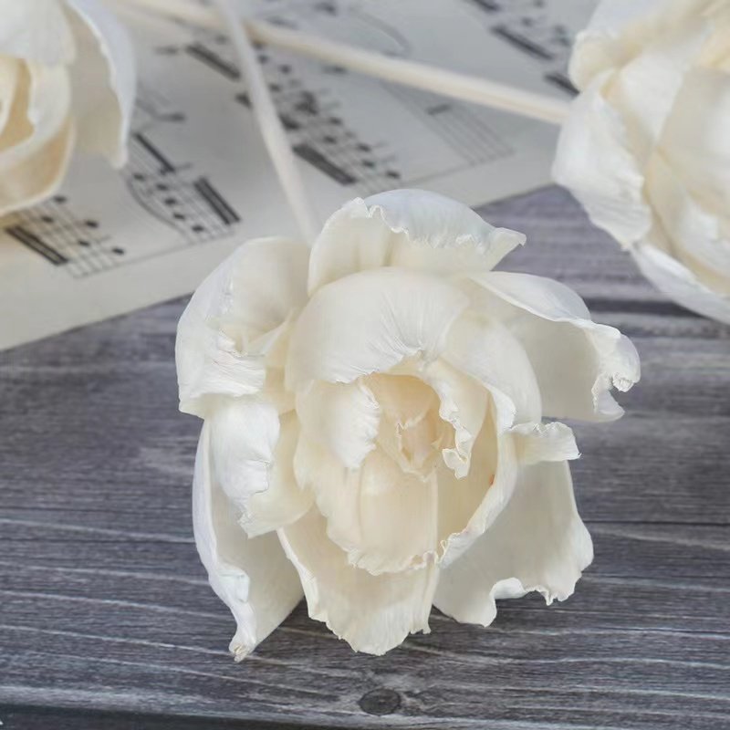 wholesale decoration flower high quality handmade wooden flower dried sola flower for floral arrangement