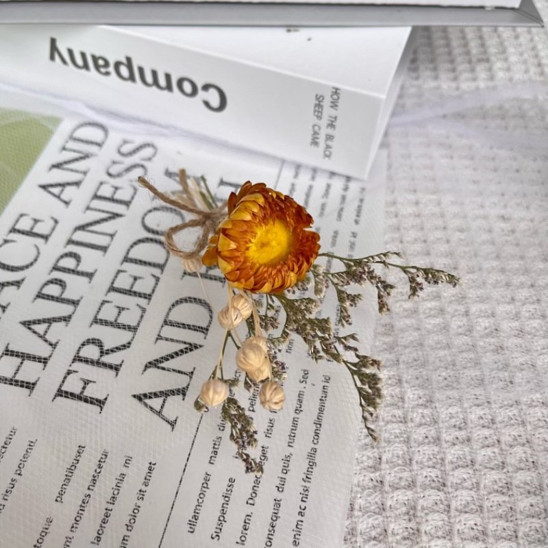 Mini DIY Eucalyptus and Rose Bouquet for Christmas Graduation Decorations Shooting Props Gift Box Card Decor