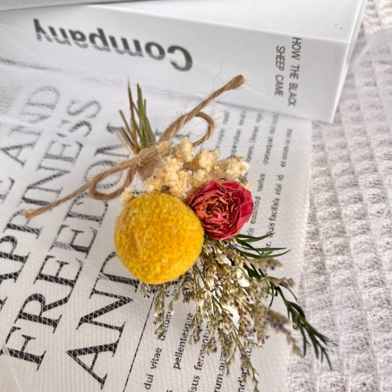 Mini DIY Eucalyptus and Rose Bouquet for Christmas Graduation Decorations Shooting Props Gift Box Card Decor