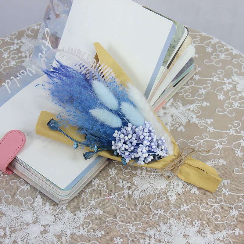 TC Wholesale Mini Dried Flowers Kraft Paper Wrapping Roses Bouquet With Gift Box Wedding Home Decor Small Bouquet