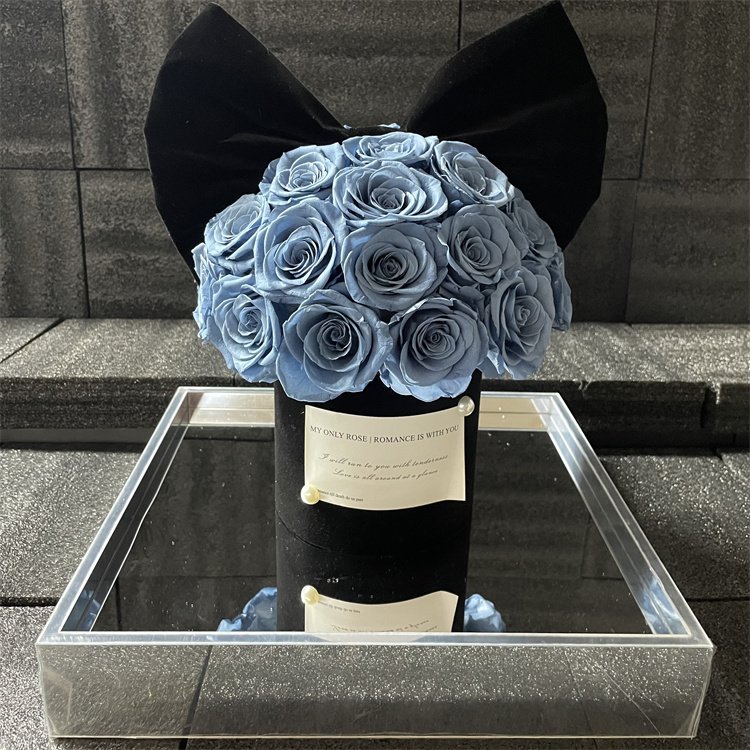 Home Decoration Eternal Flowers Bowknot Roses Hugging Bucket Dried Flower Bouquet Preserved Roses in Acrylic Box