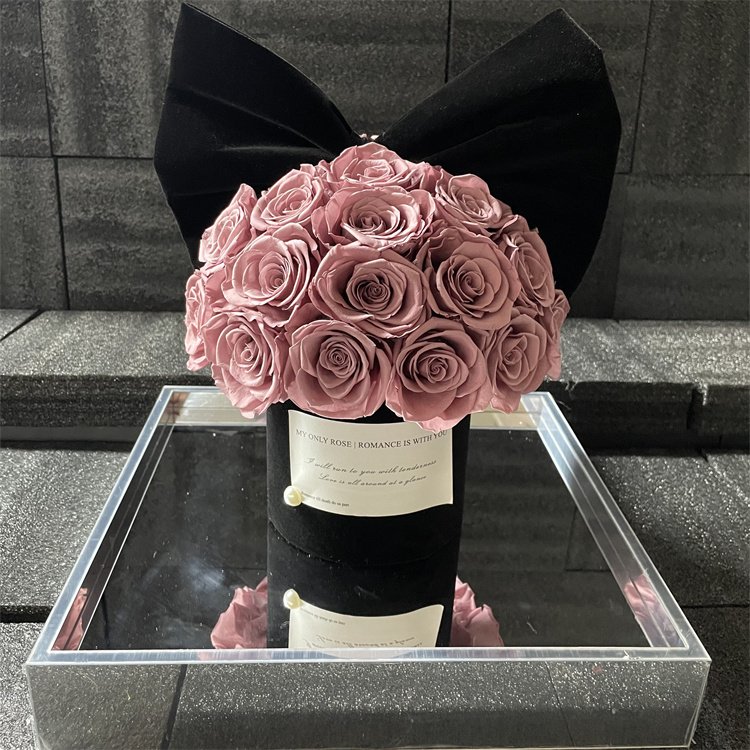 Home Decoration Eternal Flowers Bowknot Roses Hugging Bucket Dried Flower Bouquet Preserved Roses in Acrylic Box