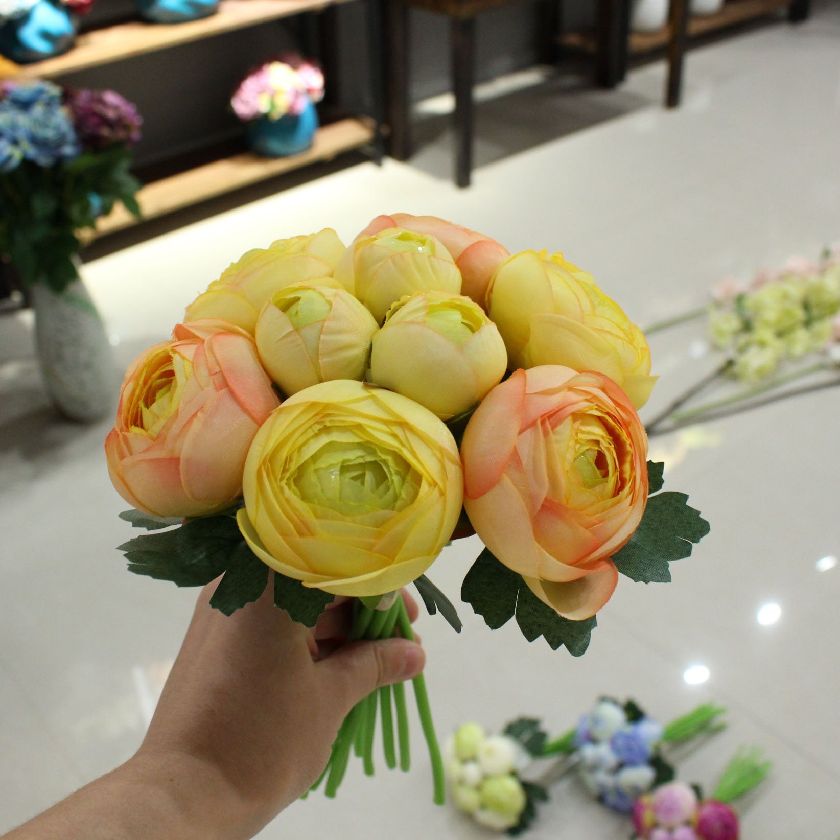 Wholesale Silk Flower Bouquet Artificial Ranunculus Flower Easter Decoration High Quality Lifelike Looking Natural Touch 40cm