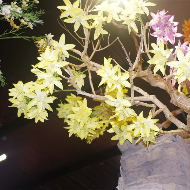 China Supplier's Artificial Rose Flower Bouquet Wedding Decorations with Thyme Wall and Home Usage for Back to School