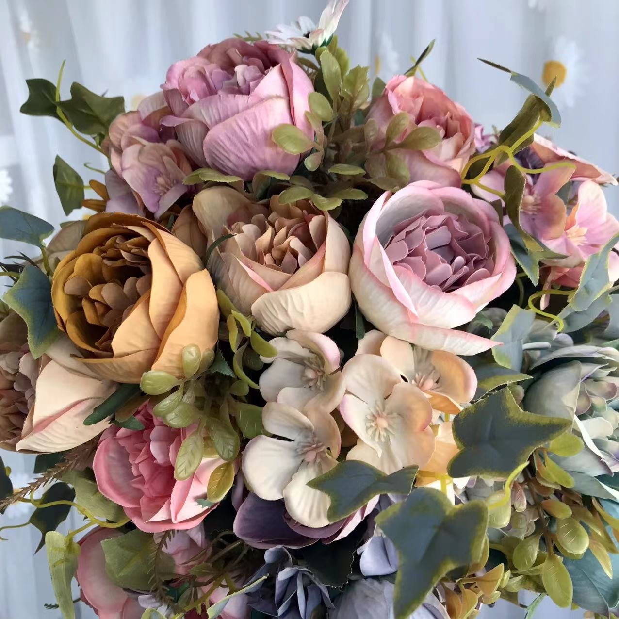 Hot sale Wedding Supplies Decoration Dried Flower Decorative Artificial Dry Flowers Small Bouquet Wholesale Rose Daisy