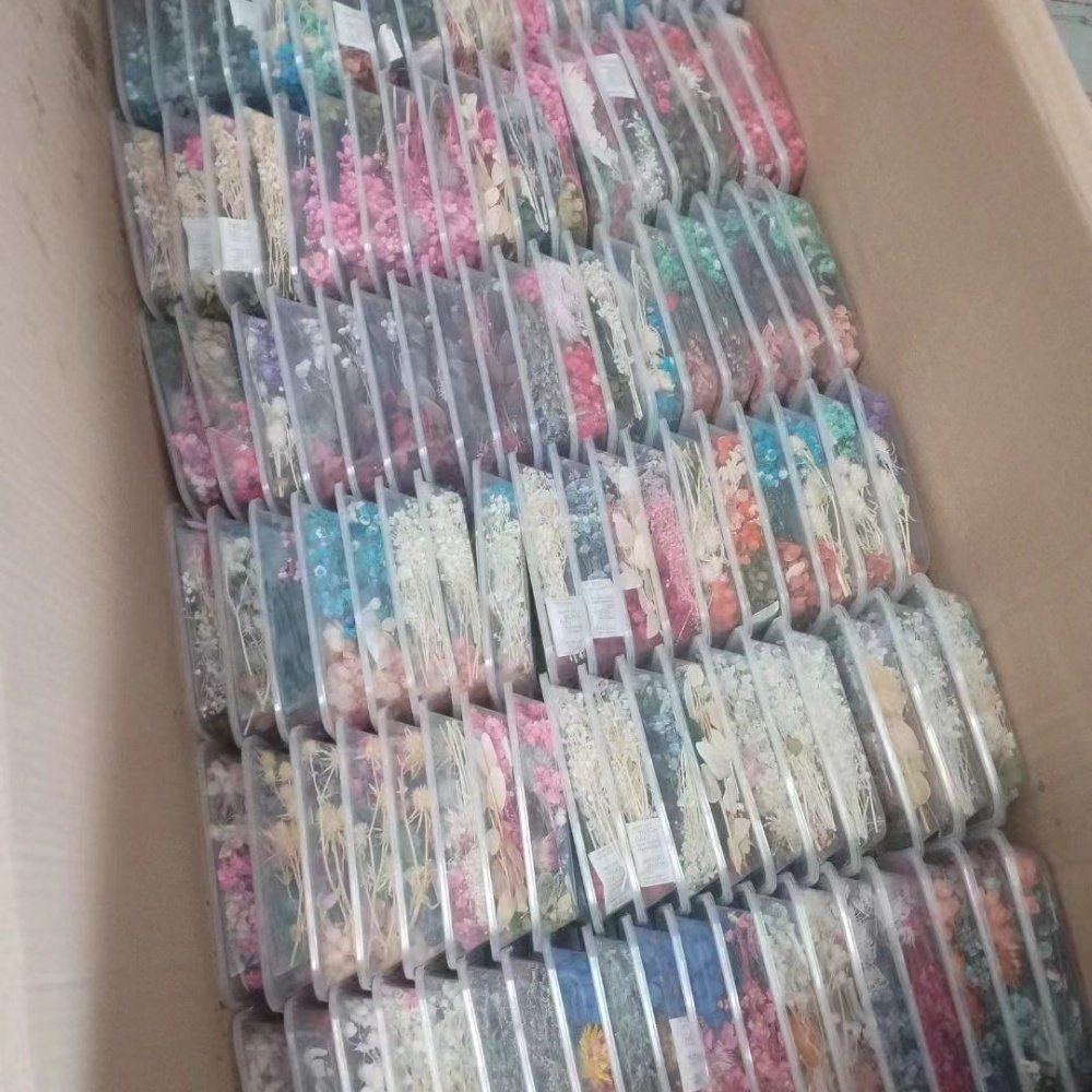 Custom natural dried flower mixed material for making decorative wedding party cards