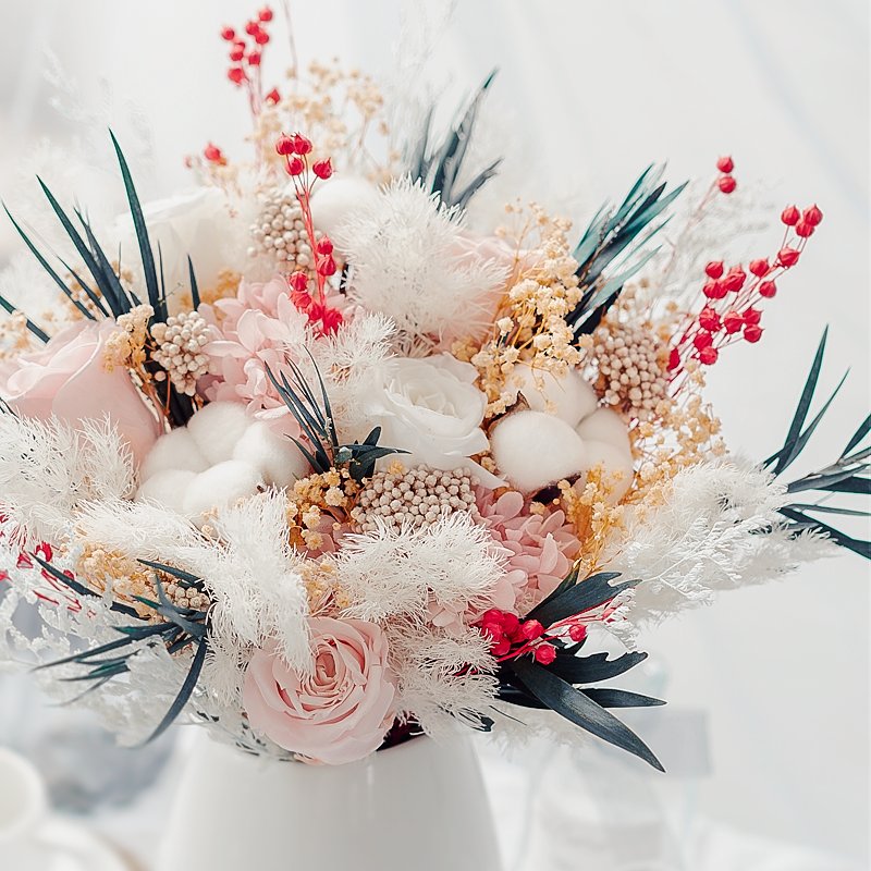 Customized decorative flowers bunch preserved flower rose bouquet dried flower bouquet for wedding decoration supplies