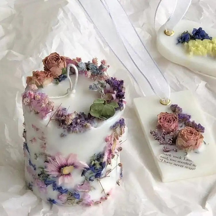 Romantic Handmade Dried flower pillar Scented candles Rose Soy Wax Wedding Gifts Home Decor