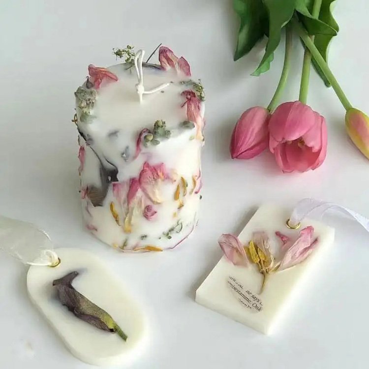 Romantic Handmade Dried flower pillar Scented candles Rose Soy Wax Wedding Gifts Home Decor