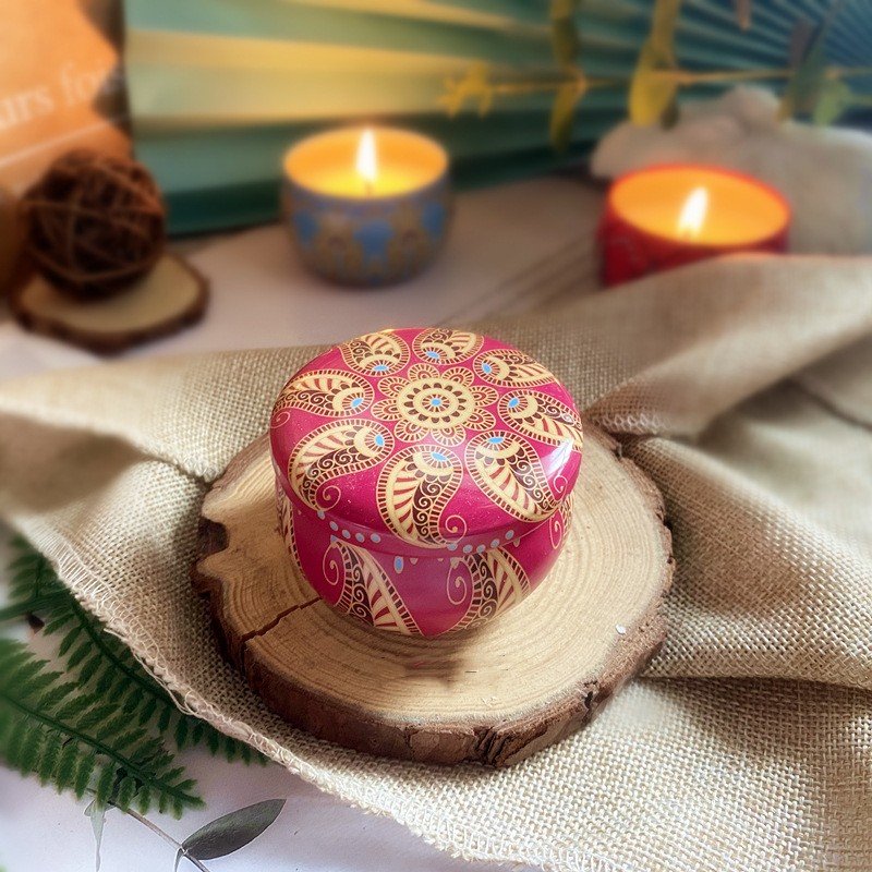 YML factory wholesale dry flower scented soy wax candle with tinplate box birthday wedding gift aroma fragrance candle