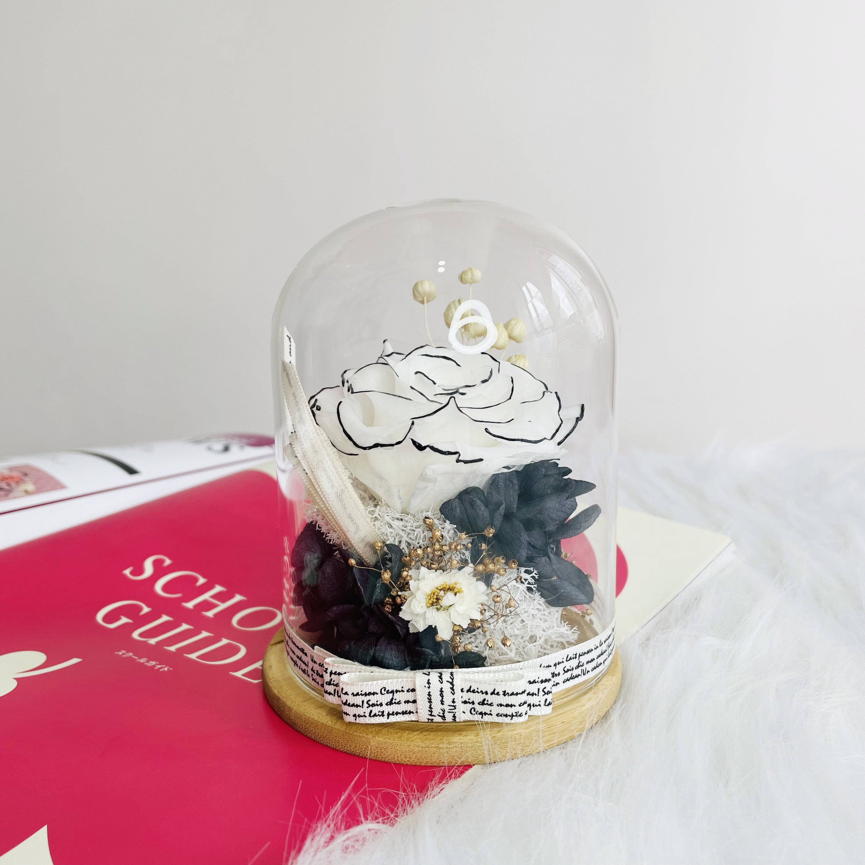 New Arrivals Christmas Gift Dried Flowers Arrangement Eternal Flowers Preserved Roses In Glass Dome