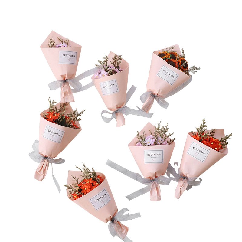 China Factory Wholesale Price Valentine's Day Flower Bouquet Artifical Mini Dried Flower Bouquet Gift