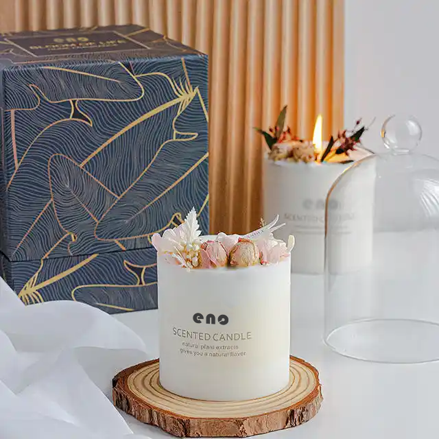 Luxury Scented Candles Soy Wax and Essential Oils Aromatic Candles Wholesale with Dried Flowers Plants Glass Jars Gift Boxes
