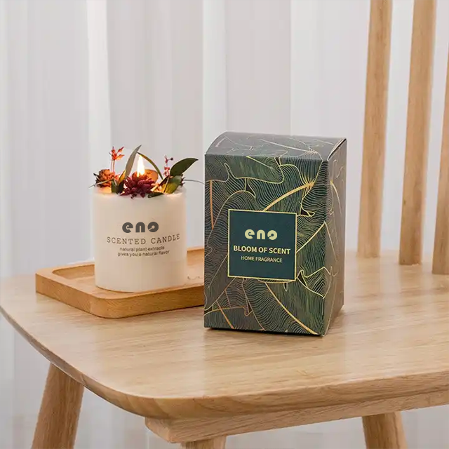 Luxury Scented Candles Soy Wax and Essential Oils Aromatic Candles Wholesale with Dried Flowers Plants Glass Jars Gift Boxes