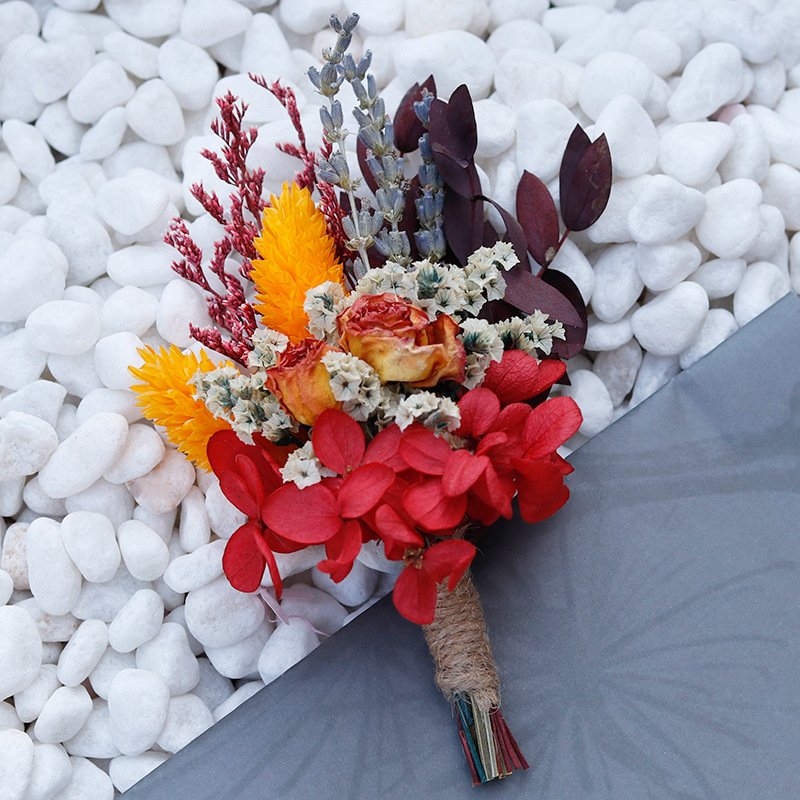 Wedding Mini Dried Flower Bouquets Finished Real Eternal Flowers Hydrangeas Mixed Corsages Wedding Bunches Red Mini Flower