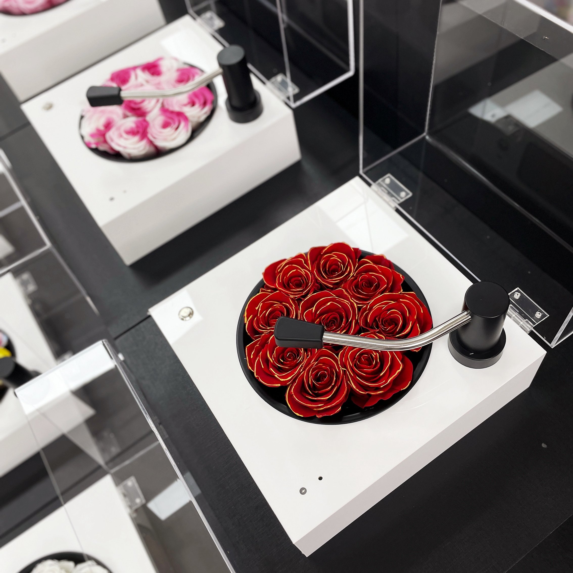Valentine Day gift box Gift Everlasting Eternal rose bluetooth speaker Immortal Phonograph dried preserved flowers