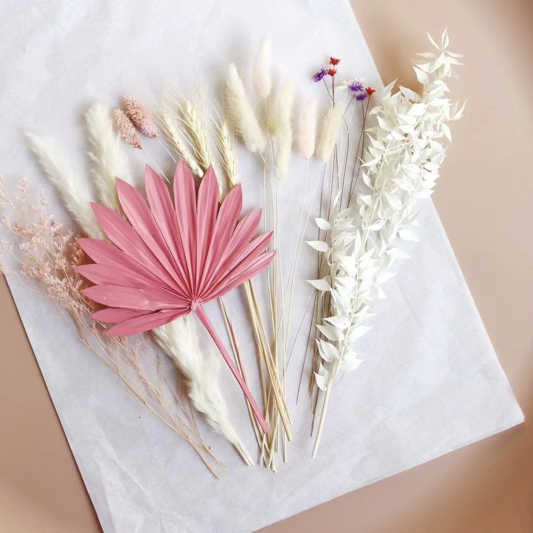 Gold Leaf Cake Topper with Bunny Tail Grass and Dried Eucalyptus Flower Bouquet for decorative Flower