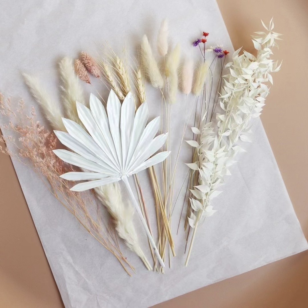 Gold Leaf Cake Topper with Bunny Tail Grass and Dried Eucalyptus Flower Bouquet for decorative Flower
