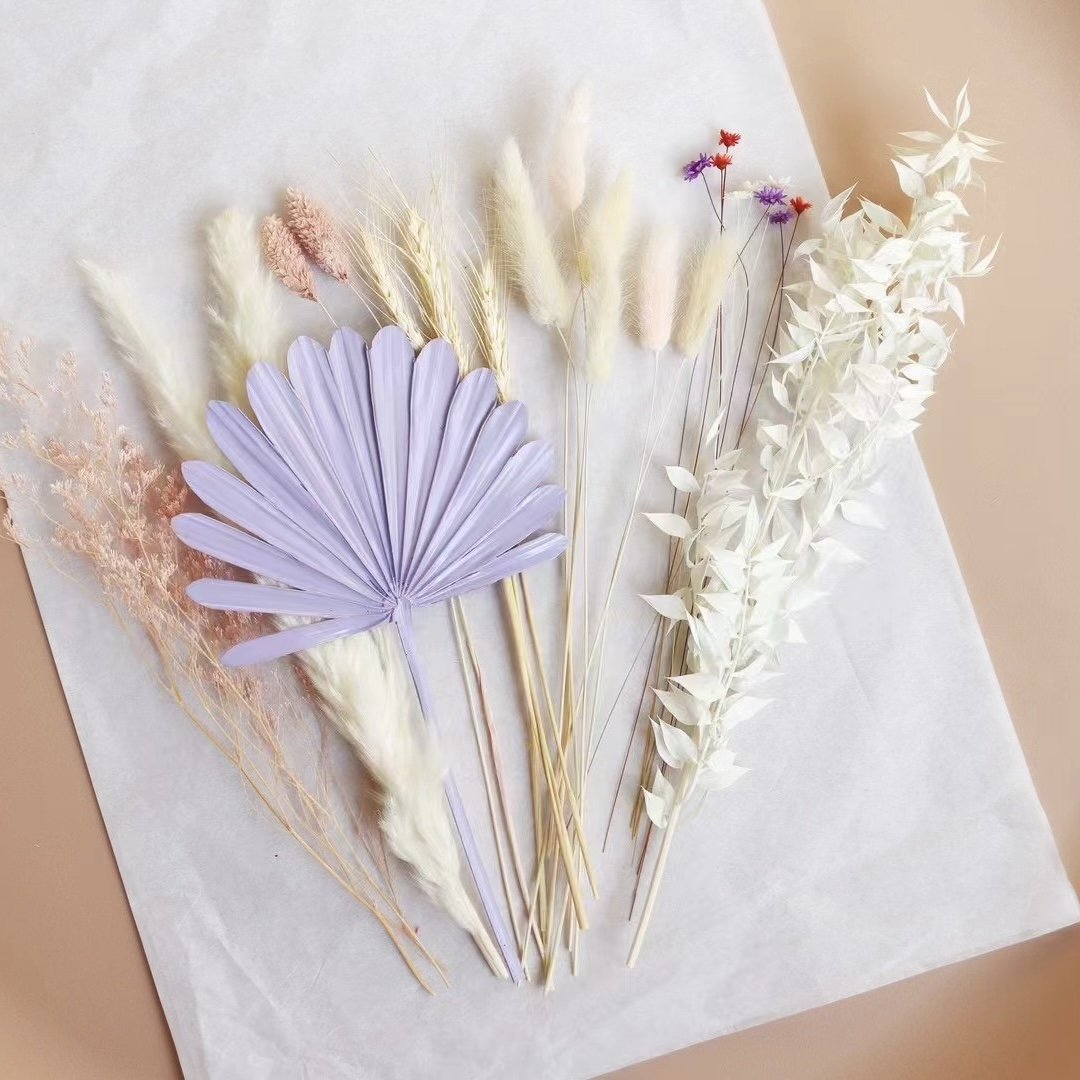 Gold Leaf Cake Topper with Bunny Tail Grass and Dried Eucalyptus Flower Bouquet for decorative Flower