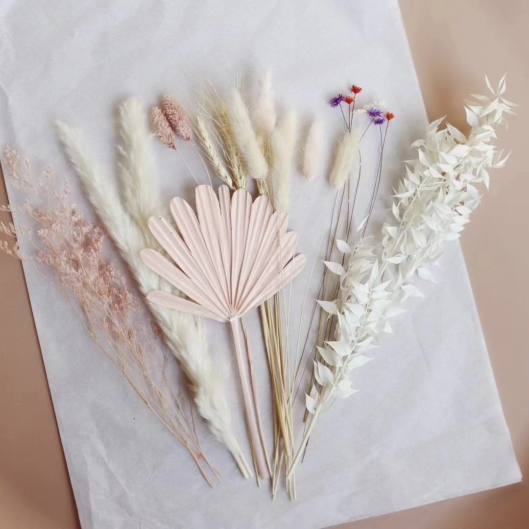 Gold Leaf Cake Topper with Bunny Tail Grass and Dried Eucalyptus Flower Bouquet for decorative Flower