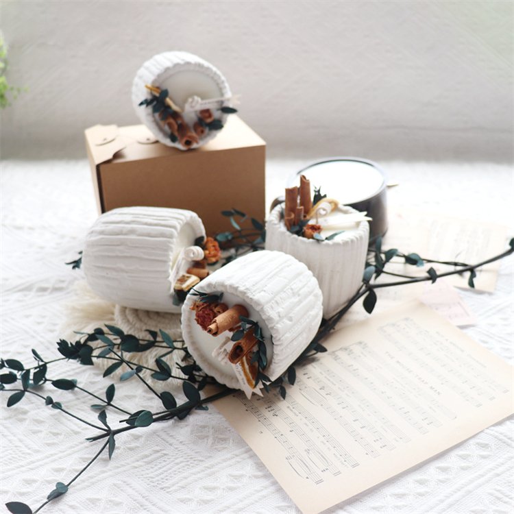 Nordic Minimalist Style Scented Candles With Dried Flowers Cinnamomum Cassia Cement Ceramics Scented Candles