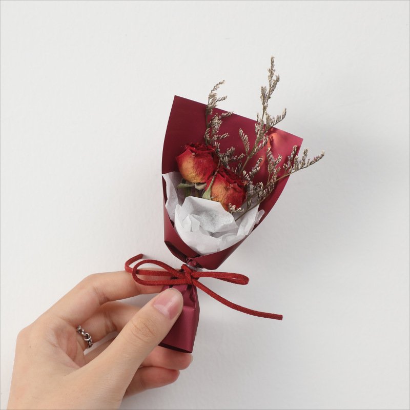 Dried Flowers Bouquet Women's Day Eternal Flower with Hand Gift Bouquet Mothers Valentine's Day Artificial Flowers