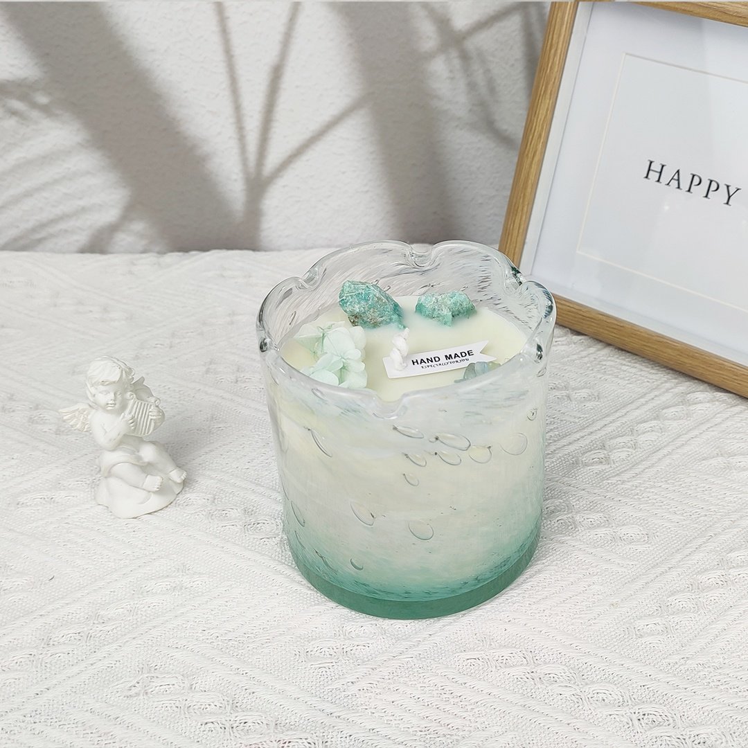 Custom handmade dried flower crystal scented candle in Mouthblown glass for Home Decoration Festival gift