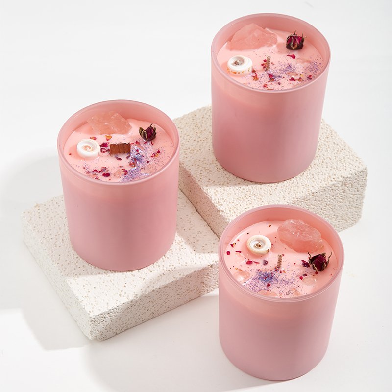 AIKUN Autumn Fragrance Aromatherapy Pink Dried Flower Crystal Stone Scented Soy Wax Candles Customized Scented Candles