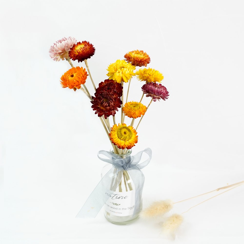 Manufacturer Dried Flower Daisy Bouquet 100% Natural Chrysanthemum Dry Flower Home Decora Party DIY Arrangement Wheat Straw Bulk