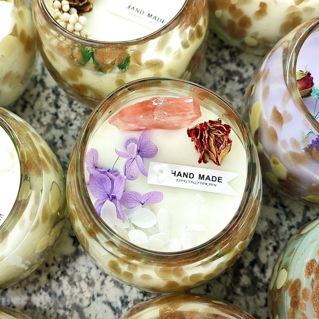 Custom luxury dried flowers scented candles in handmade Creative gold vases
