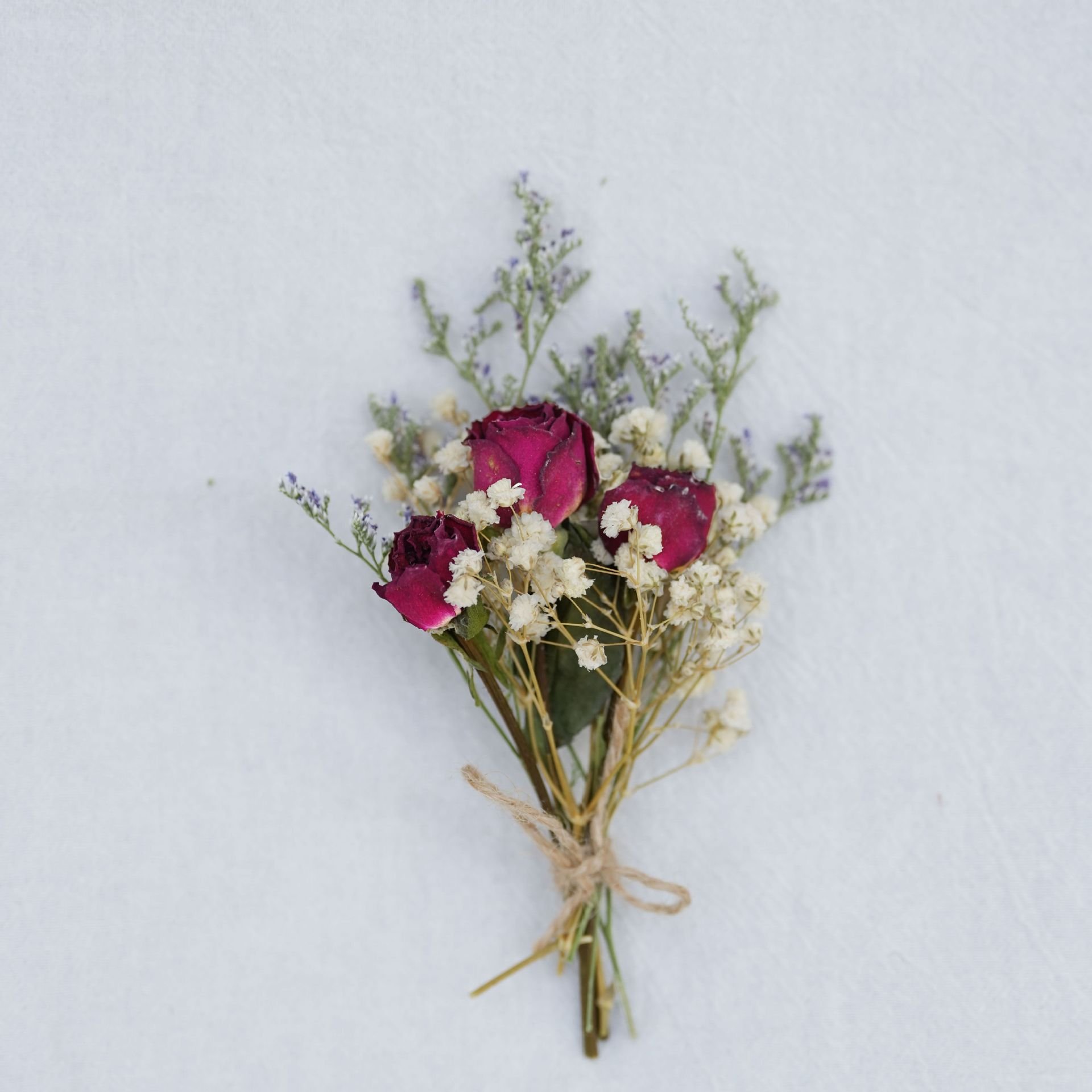 wholesale Bulk Dried flower floral arrangement mini real natural dried flower bouquet for wedding bride groom dress decoration