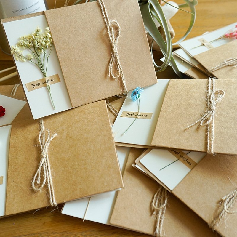 Custom Handmade Vintage Kraft Blank Note Card Thank Notes Dried Flowers Greeting Cards For Birthday Party Invitation Card