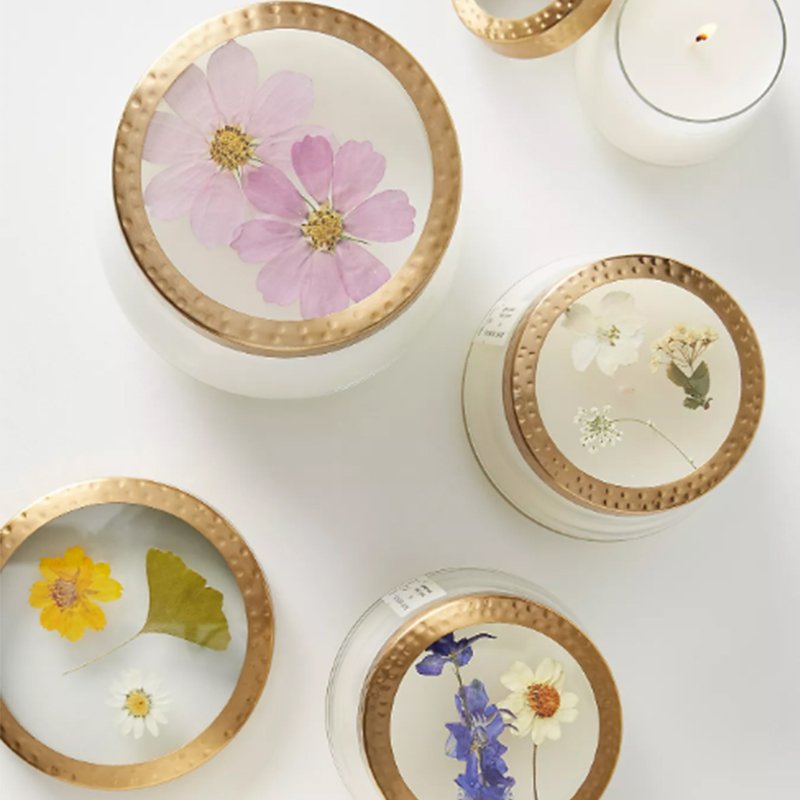 Wholesale custom luxury glass scented soy candle jars with metal lid,Dried flowers decorate Glass Candle Holder