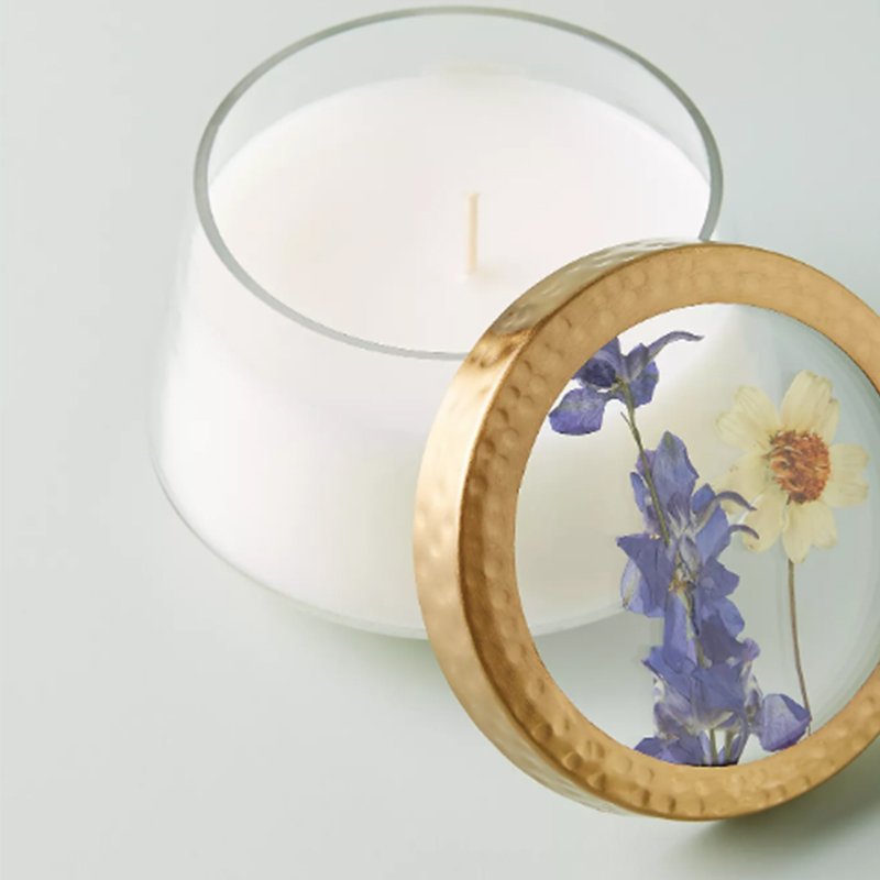 Wholesale custom luxury glass scented soy candle jars with metal lid,Dried flowers decorate Glass Candle Holder