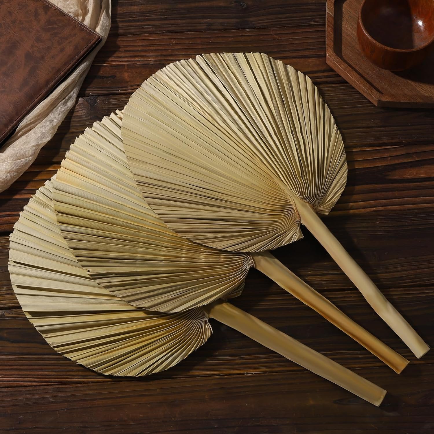 OEM ODM palm leaf fans with stems, natural tropical palm flowers bouquet for vase, large dried palm leaf pampas grass decor