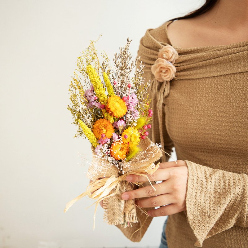 European style natural dried flower and preserved rose bouquet for home decoration
