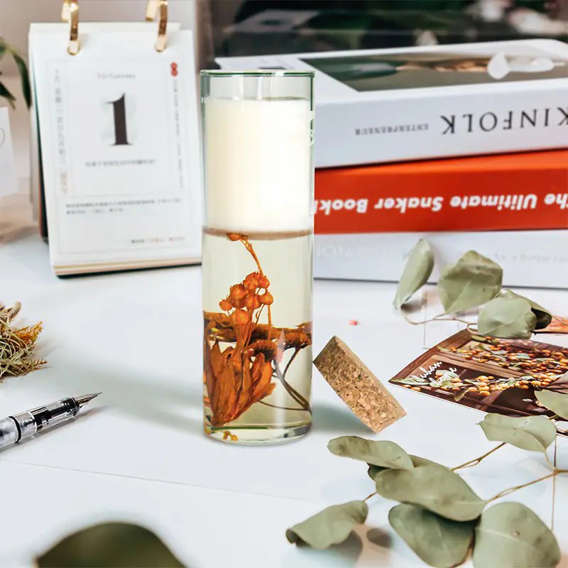 Wholesale Luxury Glass bottles candle jar with lid Dried Flowers soy Wax Candles scented candle