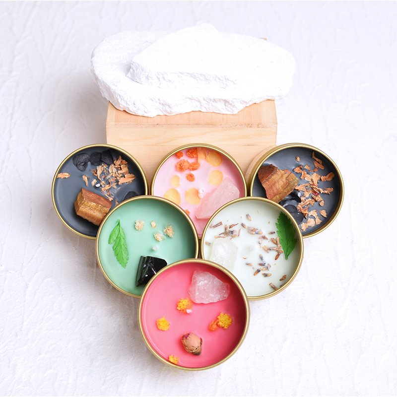 Scented Dried Flowers And Stone Candles Meditation Crystal Soy Wax Scented Tin Candle Soy Candle Home Decor