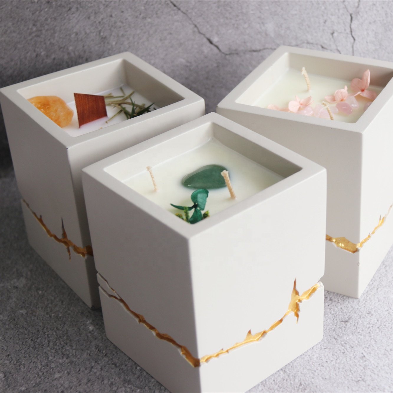 C&H Wholesale Square Cement Concrete Candle Holders Vessels Scented Candle With Dried Flowers And Crystals
