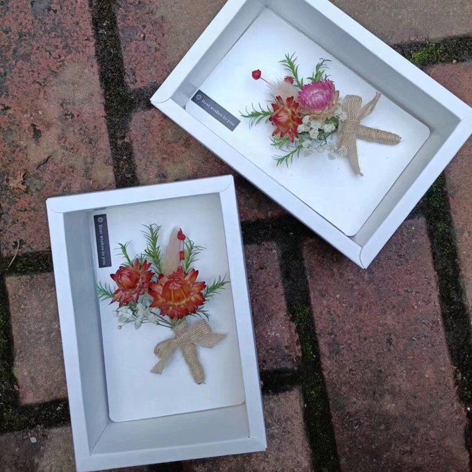 mini real natural dried flowers bouquets in transparent gift boxes